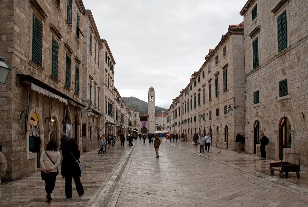 Evening tables along the Stradun
