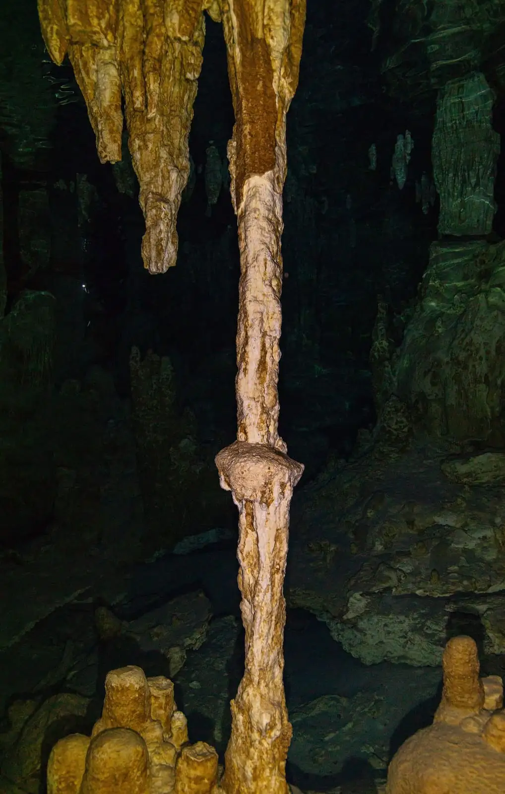 Stalactites inside the Dos Ojos cave system